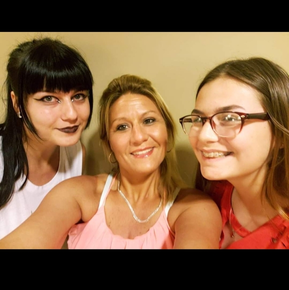 Meet your Posher, Lanie - Picture 6 of 16